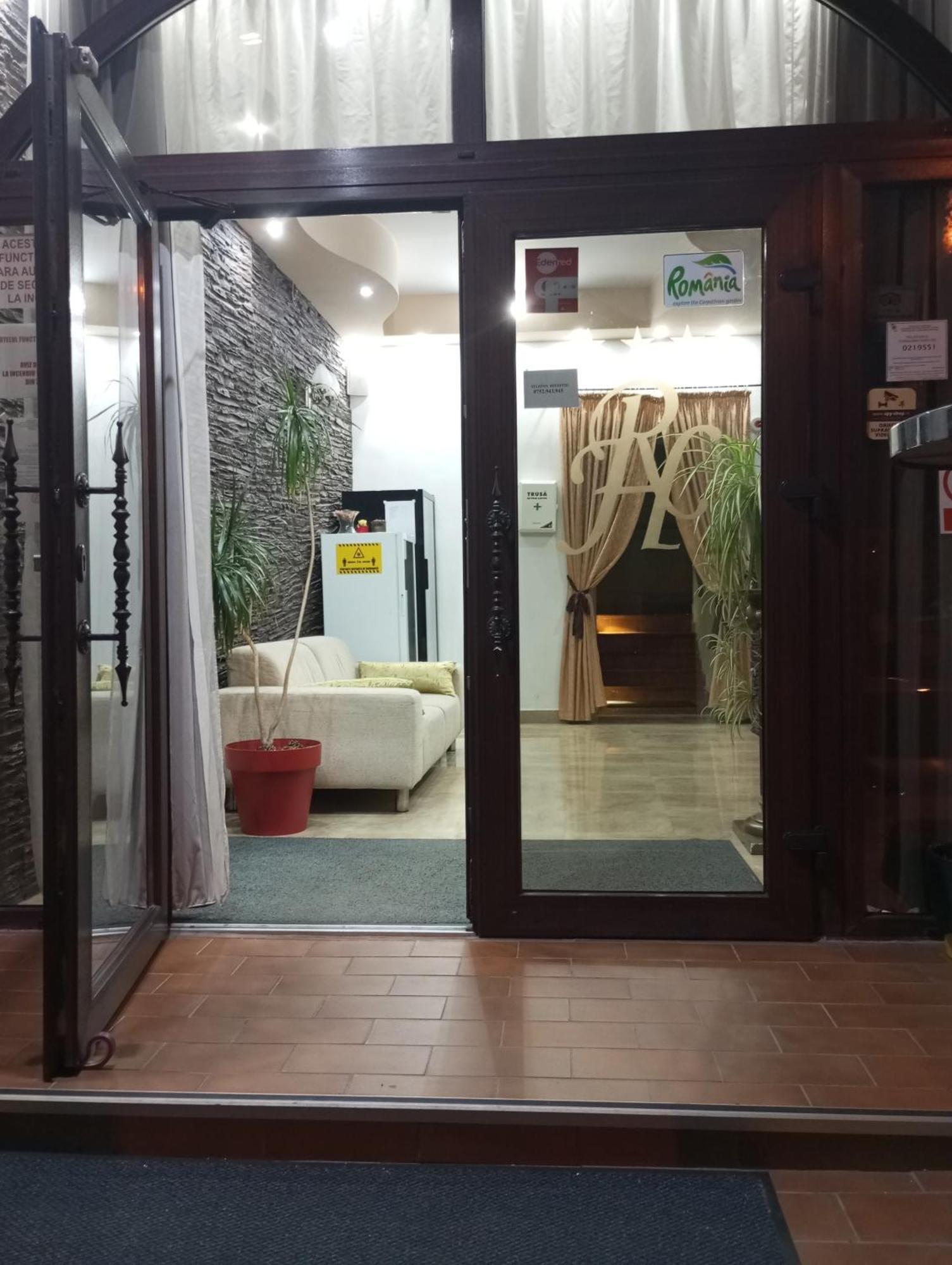 Rhc Royal Hotel Oradea Exterior foto