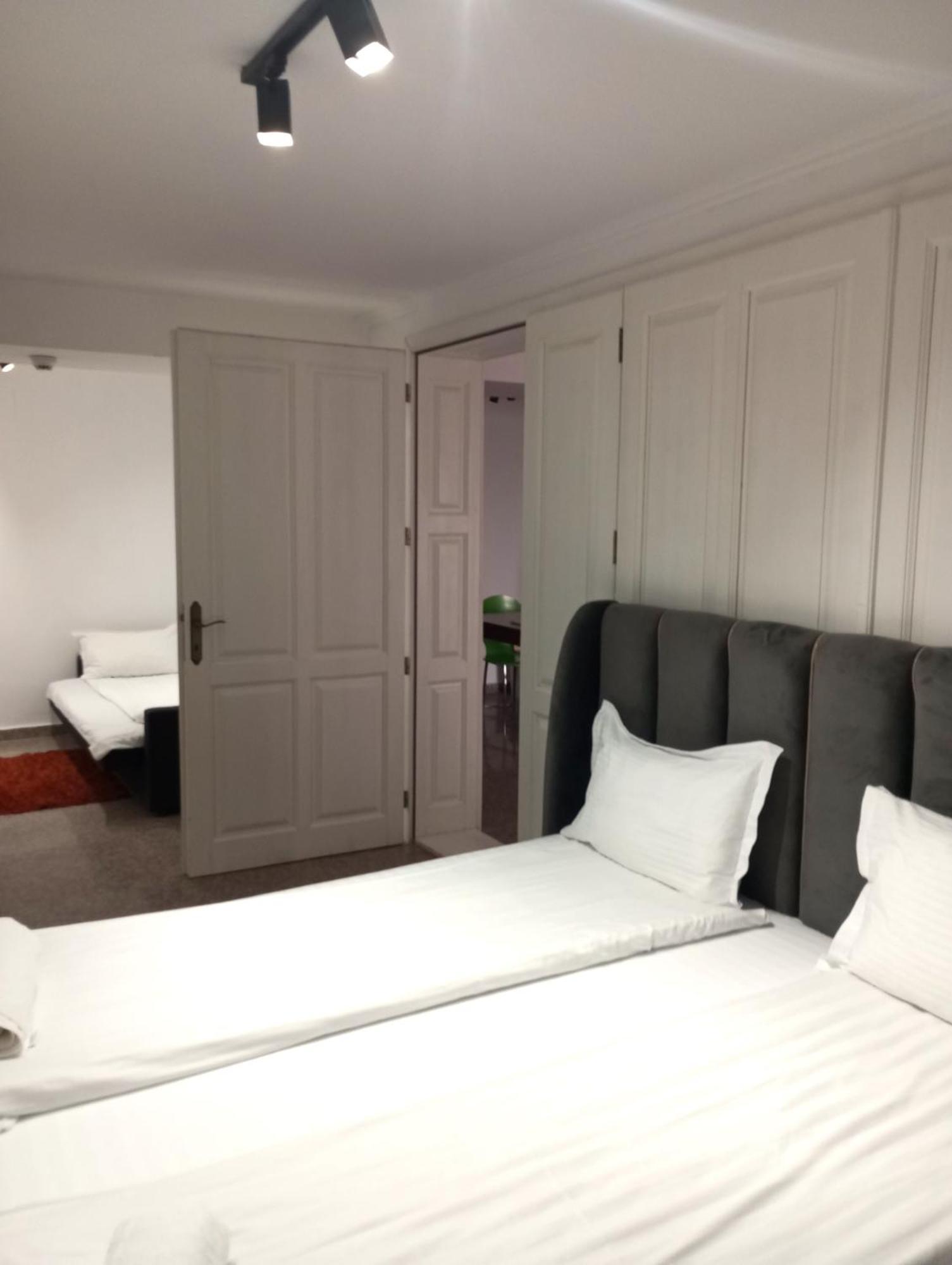 Rhc Royal Hotel Oradea Exterior foto